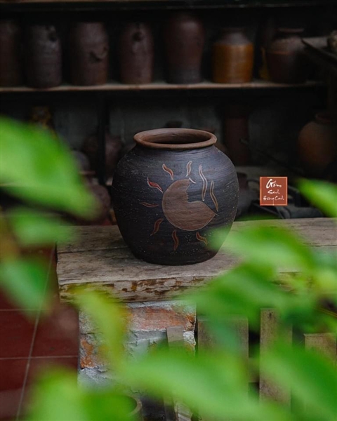 Bình gốm - sành Hương Canh - dáng lu bầu - khắc cô gái